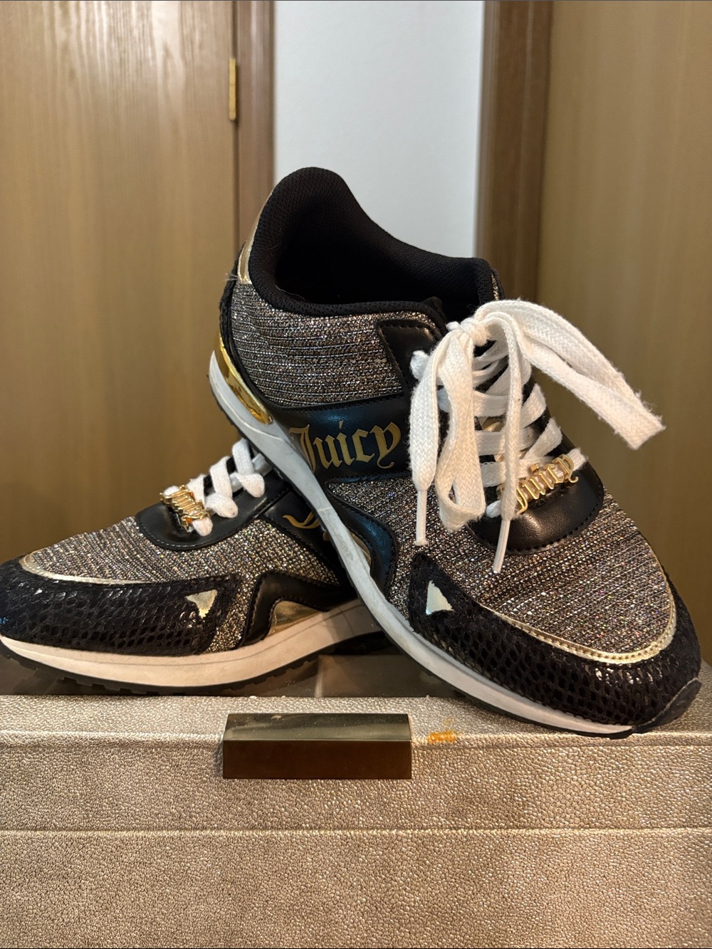 Juicy Couture Glitter Logo Trainers - Black, Gold & White